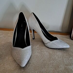 ALDO Silver Sparkle 4" Heels Size 7.5 EUC